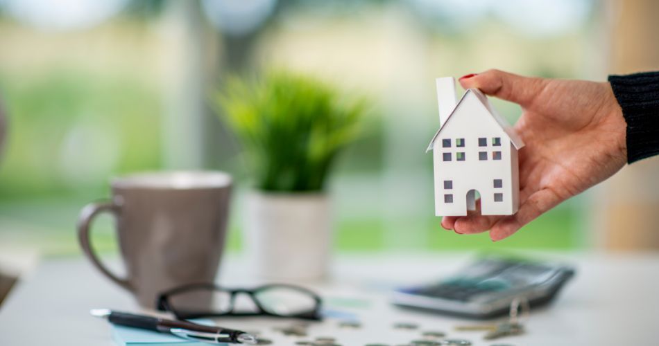 Una moratoria de hipoteca, es un aplazamiento del pago de las cuotas del préstamo